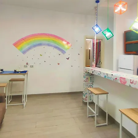 Arcobaleno A Tra Metro E Mare 아파트