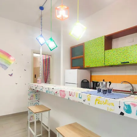 아파트 Arcobaleno A Tra Metro E Mare *